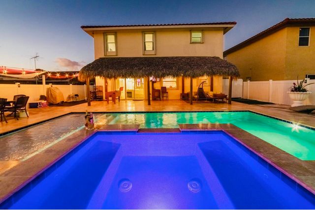 420 SW 1st Avenue, Boynton Beach, FL 33435