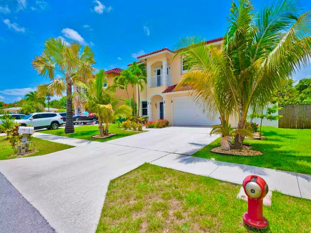 420 SW 1st Avenue, Boynton Beach, FL 33435