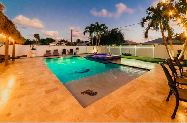420 SW 1st Avenue, Boynton Beach, FL 33435