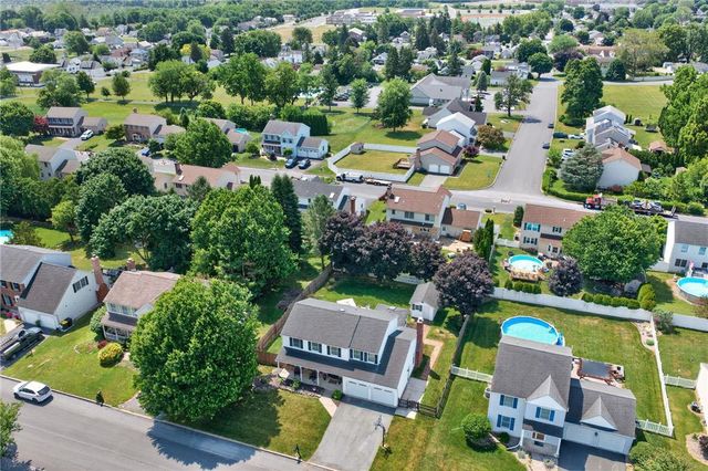 164 Kingsbury Court, Upper Nazareth Twp, PA 18064