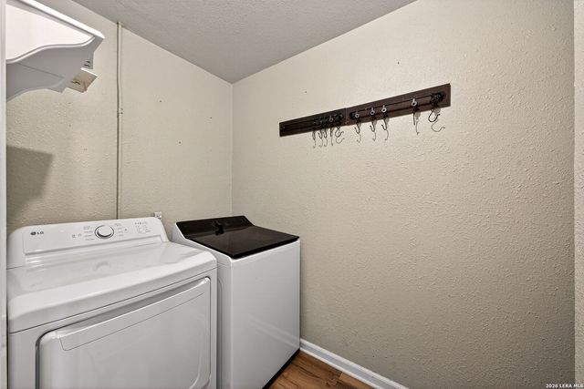 1045 Shook 105 B, Olmos Park, TX 78212