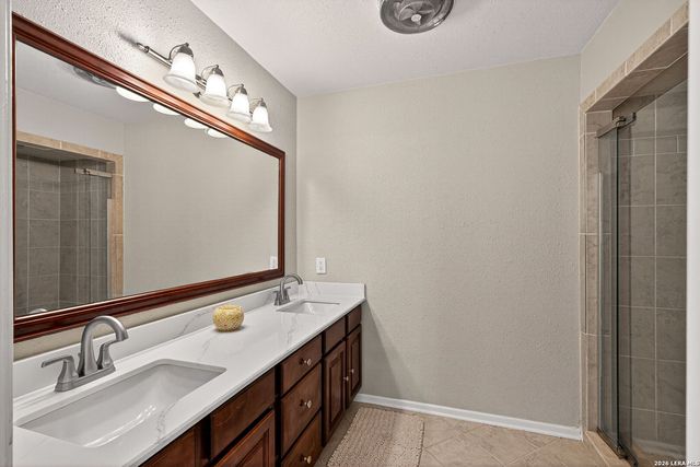 1045 Shook 105 B, Olmos Park, TX 78212