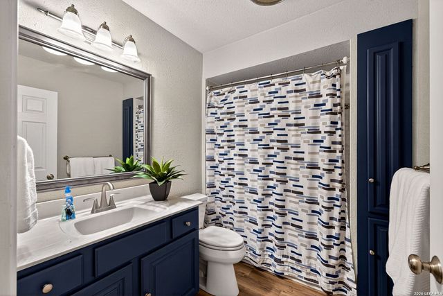 1045 Shook 105 B, Olmos Park, TX 78212