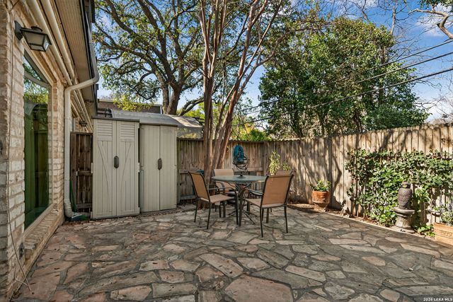 1045 Shook 105 B, Olmos Park, TX 78212