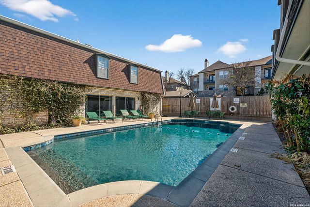 1045 Shook 105 B, Olmos Park, TX 78212