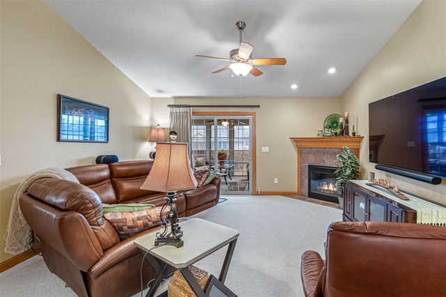 755 Broadmoor Drive, North Liberty, IA 52317