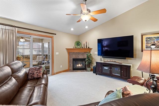 755 Broadmoor Drive, North Liberty, IA 52317