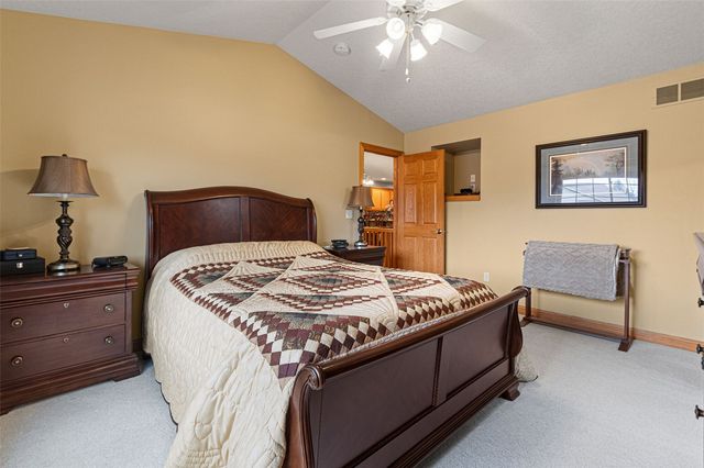 755 Broadmoor Drive, North Liberty, IA 52317