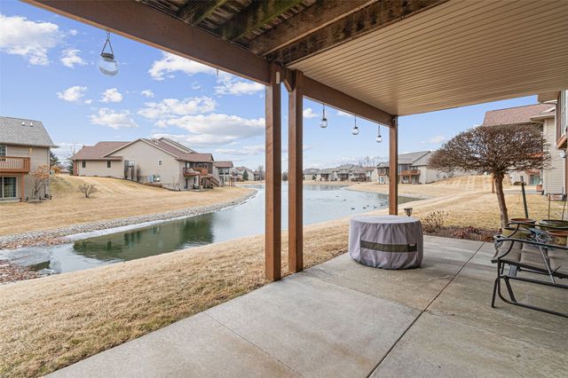 755 Broadmoor Drive, North Liberty, IA 52317