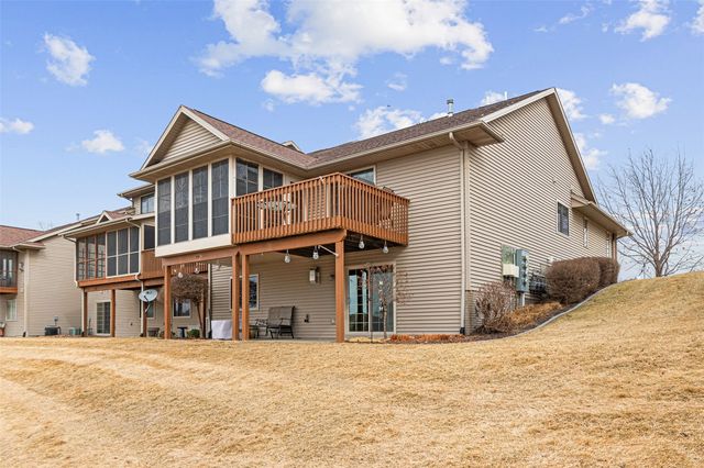 755 Broadmoor Drive, North Liberty, IA 52317