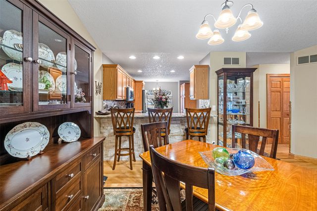 755 Broadmoor Drive, North Liberty, IA 52317