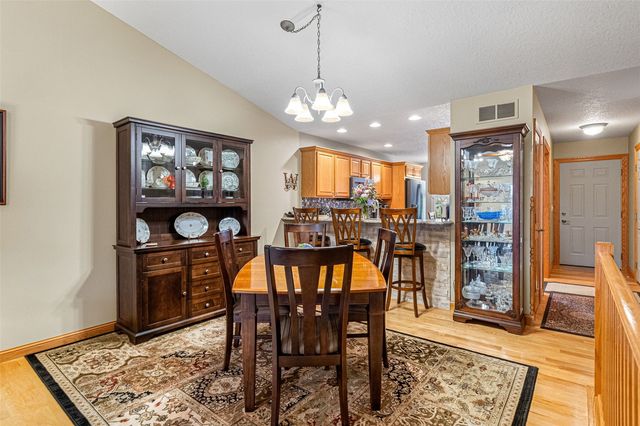 755 Broadmoor Drive, North Liberty, IA 52317