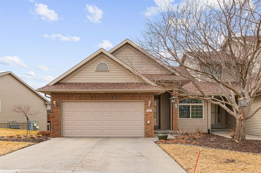 755 Broadmoor Drive, North Liberty, IA 52317