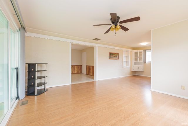 5909 E Robert Street, Muncie, IN 47303