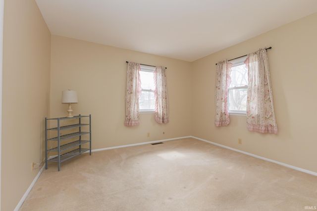 5909 E Robert Street, Muncie, IN 47303