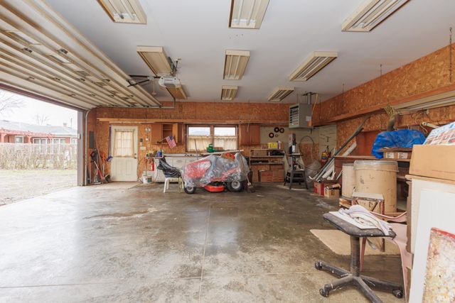 5909 E Robert Street, Muncie, IN 47303