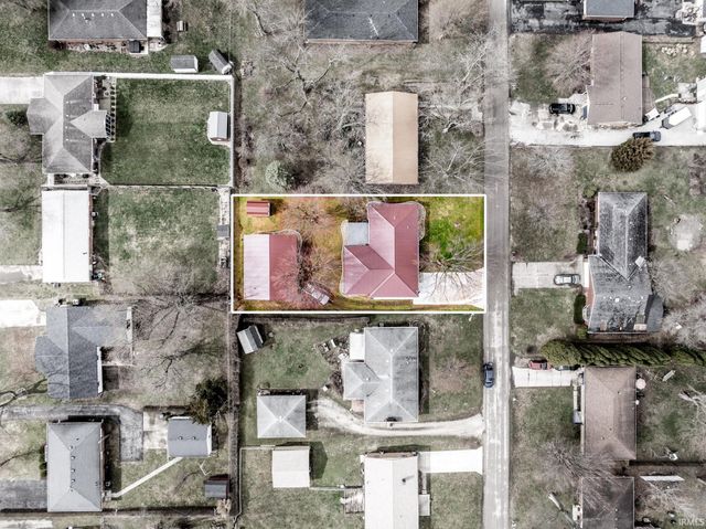 5909 E Robert Street, Muncie, IN 47303