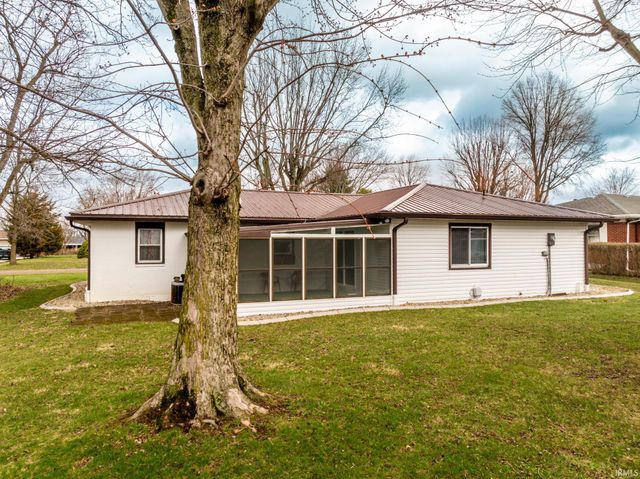 5909 E Robert Street, Muncie, IN 47303