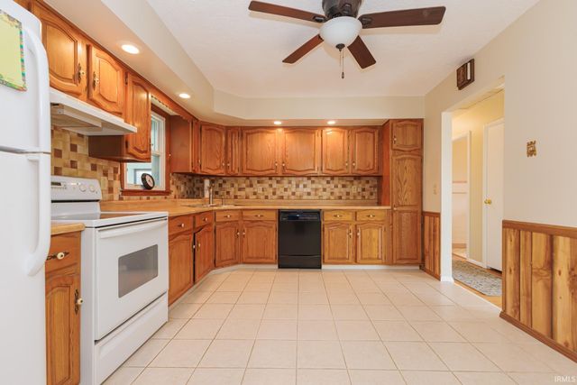 5909 E Robert Street, Muncie, IN 47303