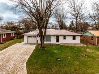 5909 E Robert Street, Muncie, IN 47303