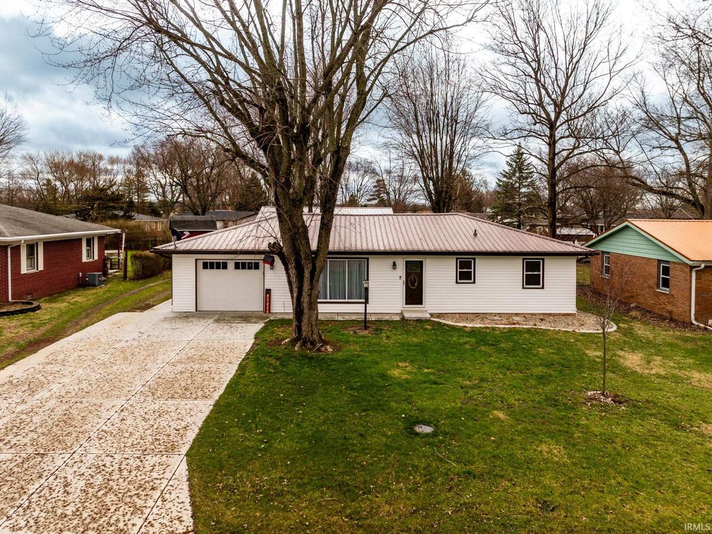 5909 E Robert Street, Muncie, IN 47303