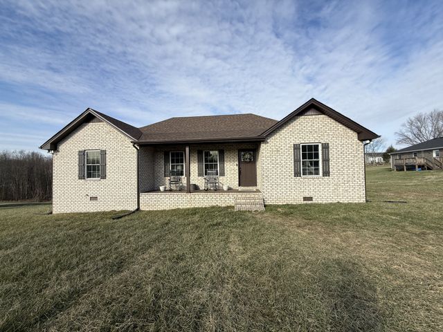 108 Checker Ln, Lafayette, TN 37083