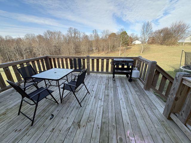108 Checker Ln, Lafayette, TN 37083