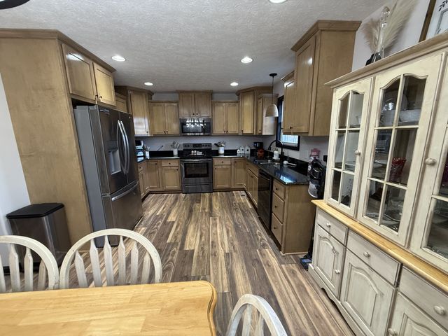 108 Checker Ln, Lafayette, TN 37083