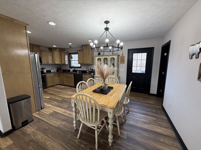 108 Checker Ln, Lafayette, TN 37083