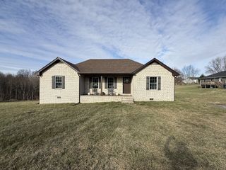108 Checker Ln, Lafayette, TN 37083