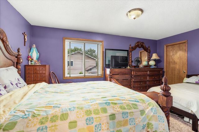 7208 90th Trail N, Brooklyn Park, MN 55445