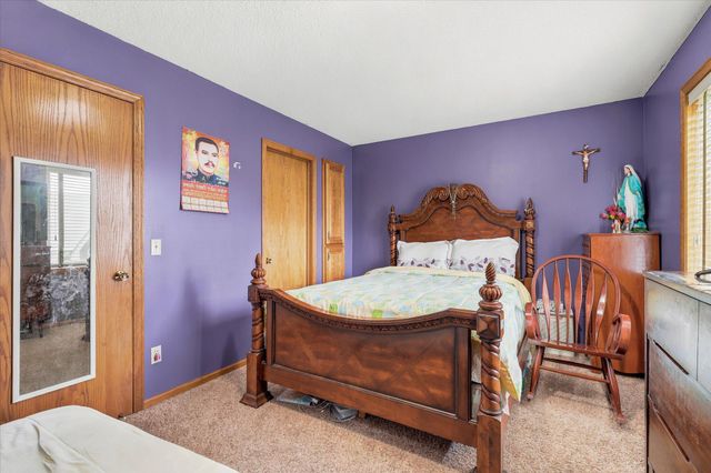 7208 90th Trail N, Brooklyn Park, MN 55445