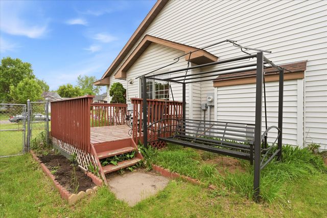 7208 90th Trail N, Brooklyn Park, MN 55445