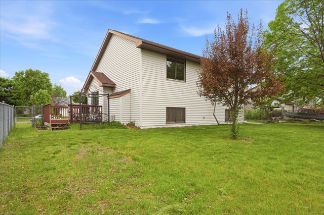 7208 90th Trail N, Brooklyn Park, MN 55445