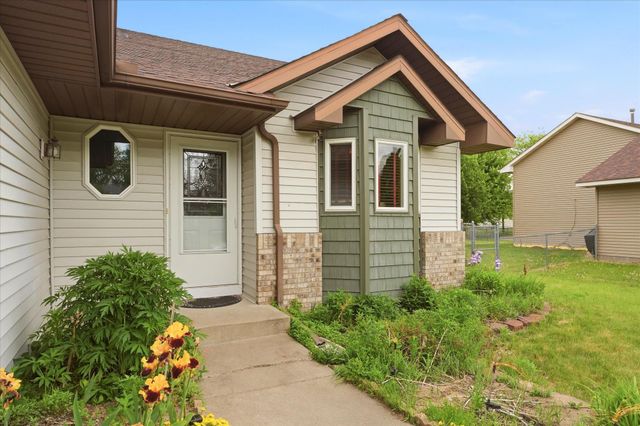 7208 90th Trail N, Brooklyn Park, MN 55445