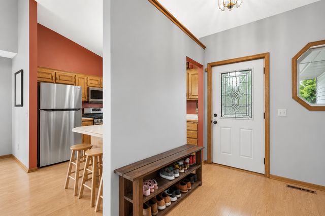 7208 90th Trail N, Brooklyn Park, MN 55445