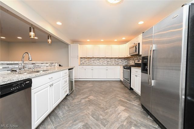 5207 Gargasz Drive, Lorain, OH 44053
