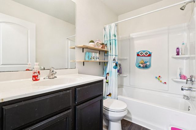 2315 Oyster Bay Avenue, La Marque, TX 77568