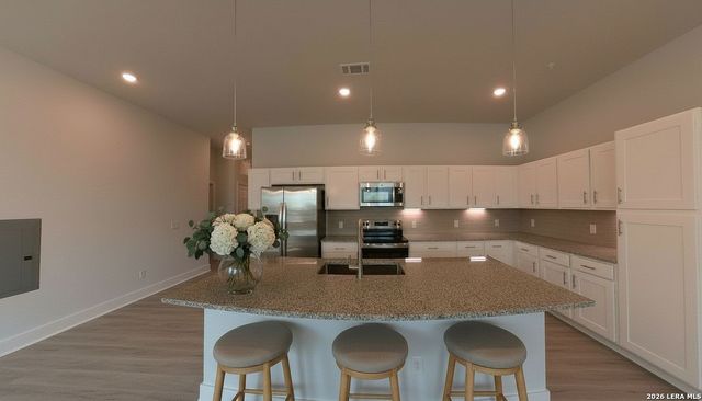 330 E Carson St Apt 2103, San Antonio, TX 78208