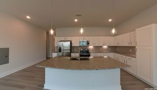 330 E Carson St Apt 2103, San Antonio, TX 78208