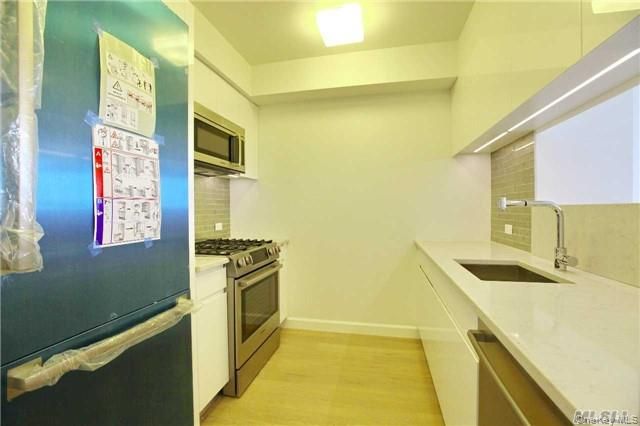 13835 39th Avenue 12L, Flushing, NY 11354