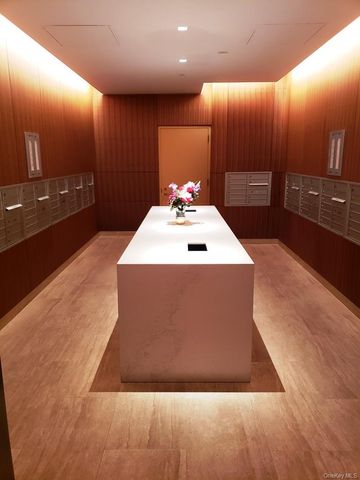 13835 39th Avenue 12L, Flushing, NY 11354