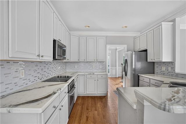 1035 Eagles Brooke Dr, Locust Grove, GA 30248