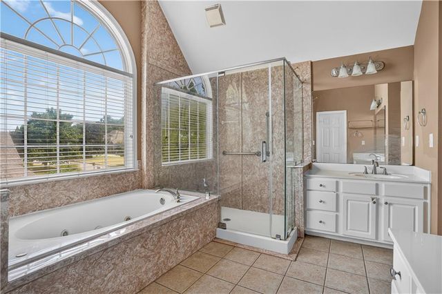 1035 Eagles Brooke Dr, Locust Grove, GA 30248