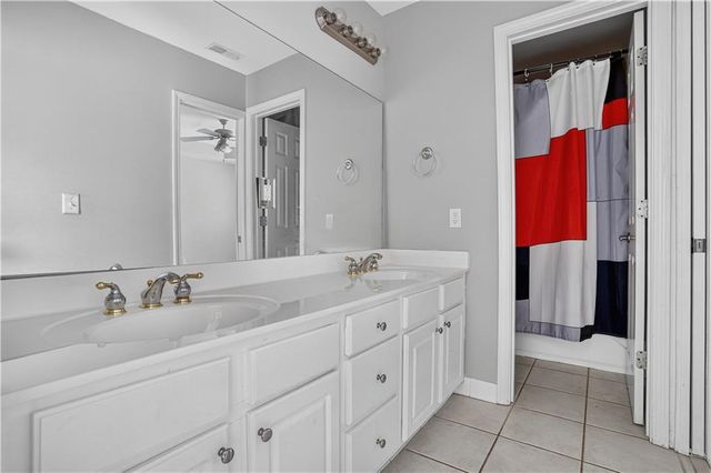 1035 Eagles Brooke Dr, Locust Grove, GA 30248