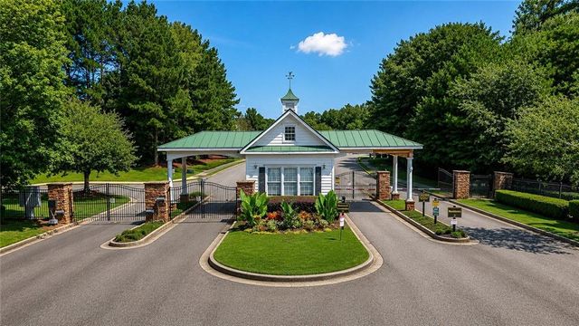 1035 Eagles Brooke Dr, Locust Grove, GA 30248