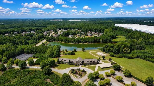 1035 Eagles Brooke Dr, Locust Grove, GA 30248