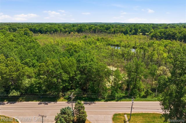 000 Dorr Road, Genoa Township, MI 48114