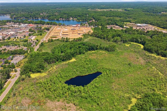 000 Dorr Road, Genoa Township, MI 48114
