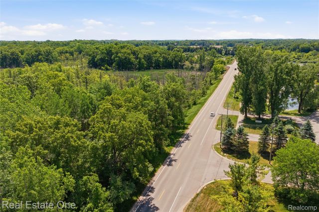 000 Dorr Road, Genoa Township, MI 48114
